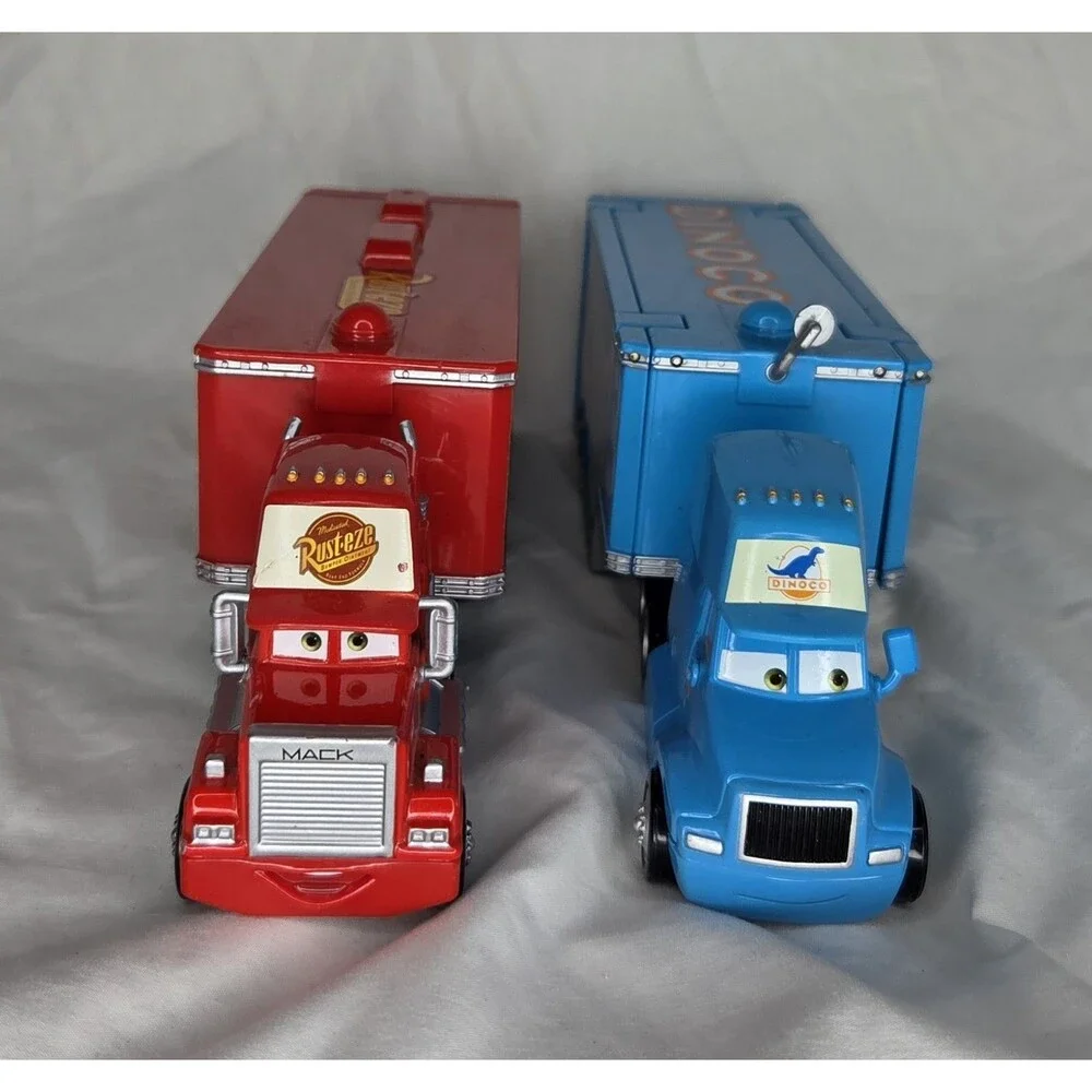 Disney Pixar Cars - Dinoco The King Blue Hauler & Mack Lightning McQueen Hauler